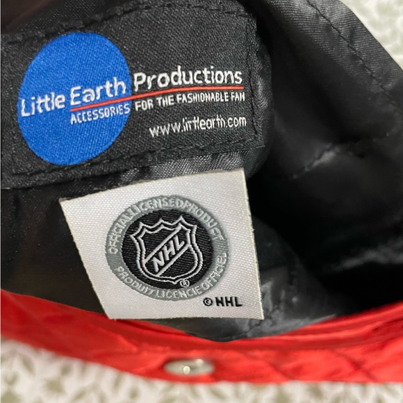 NHL Blackhawks Quilted Purse - Picture 7 of 10